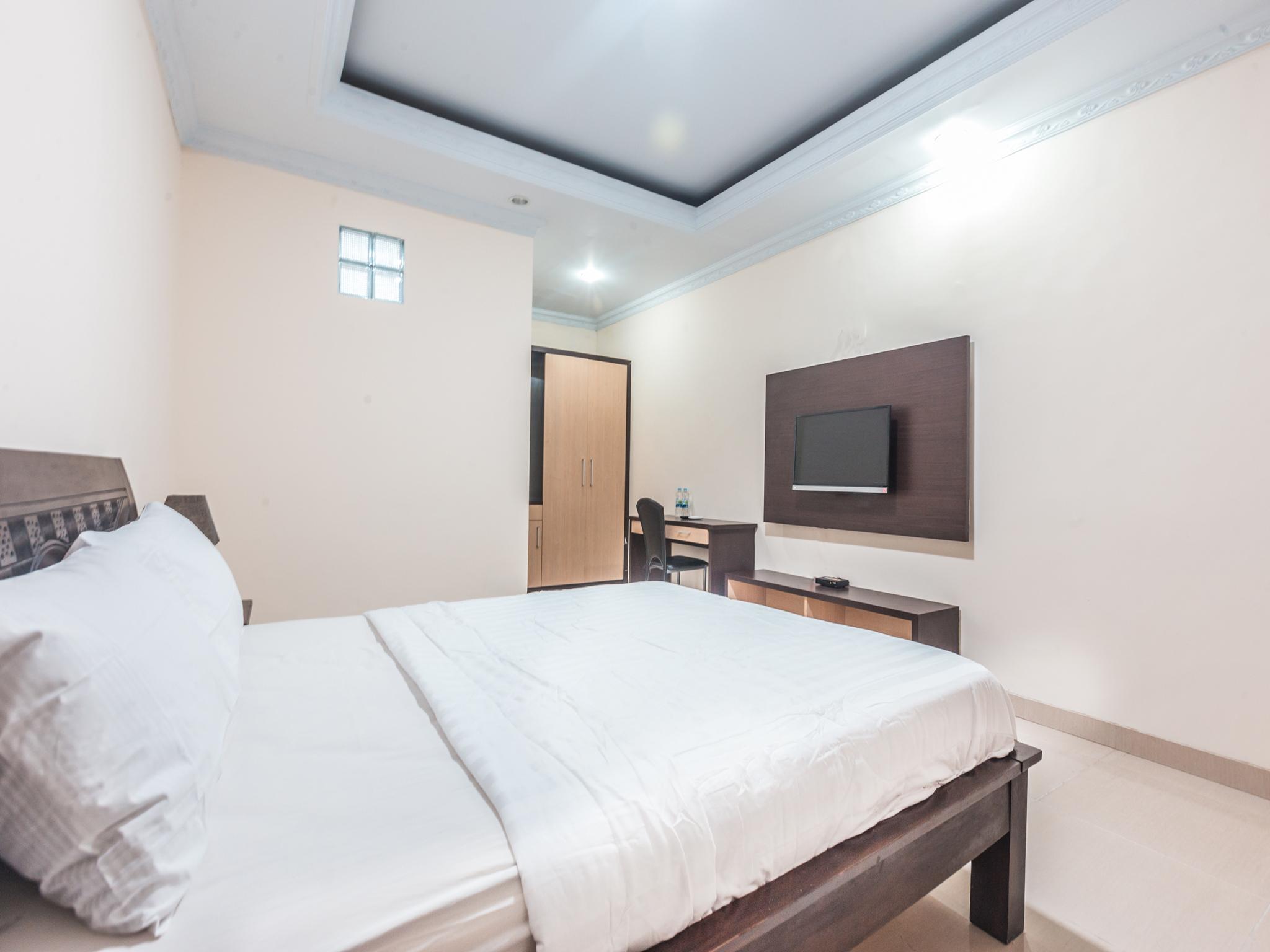 Oyo 1667 Wisma Lux Barkah Dżakarta Zewnętrze zdjęcie