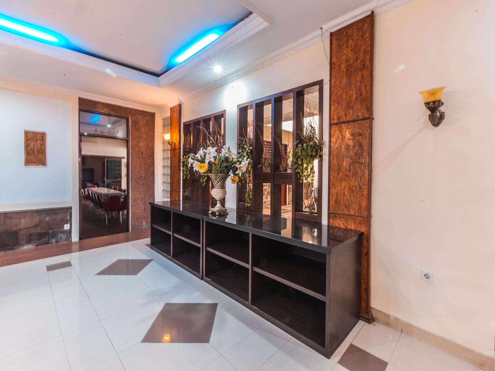 Oyo 1667 Wisma Lux Barkah Dżakarta Zewnętrze zdjęcie