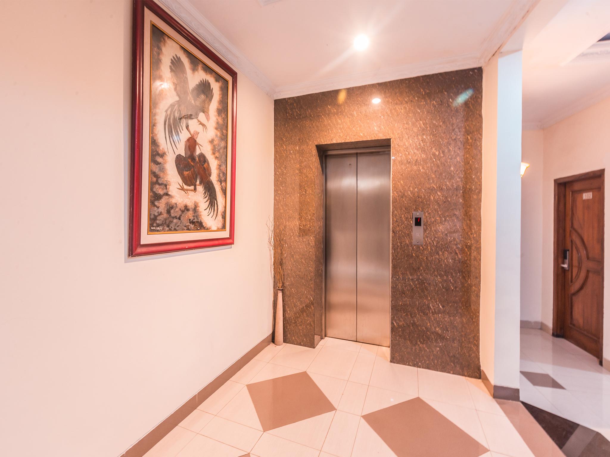 Oyo 1667 Wisma Lux Barkah Dżakarta Zewnętrze zdjęcie