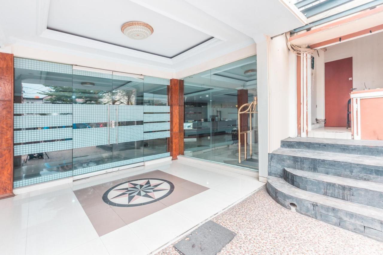 Oyo 1667 Wisma Lux Barkah Dżakarta Zewnętrze zdjęcie