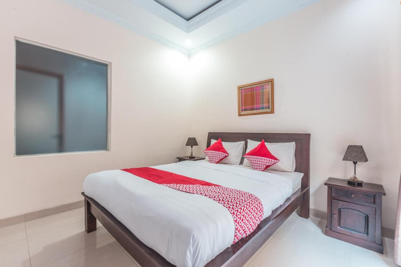 Oyo 1667 Wisma Lux Barkah Dżakarta Zewnętrze zdjęcie